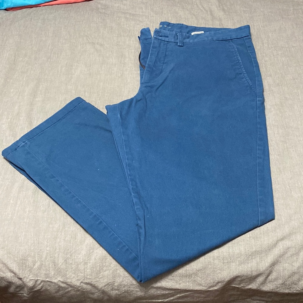 Old Navy ultimate slim Chino. Size 38 back/32. Blue.